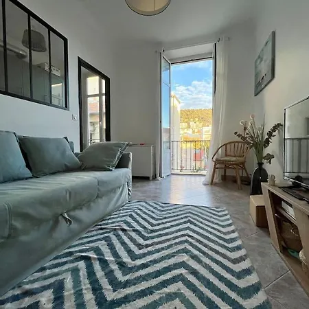 2 Pieces Cocooning Pres Du Port/gare Riquier Apartment Nice