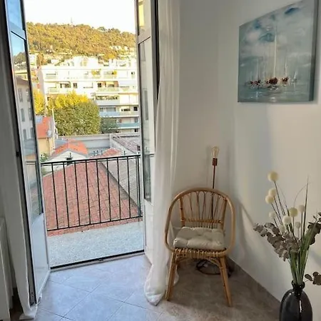 2 Pieces Cocooning Pres Du Port/gare Riquier Nice